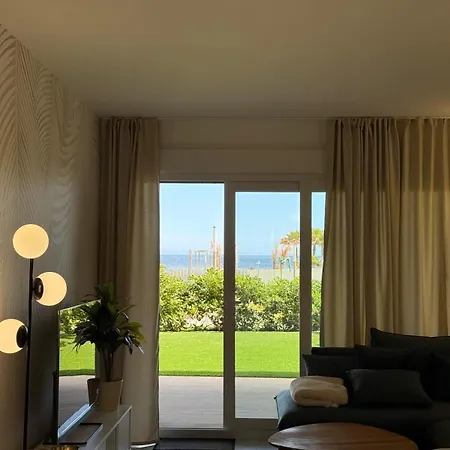 Seafront Punta Prima Daire